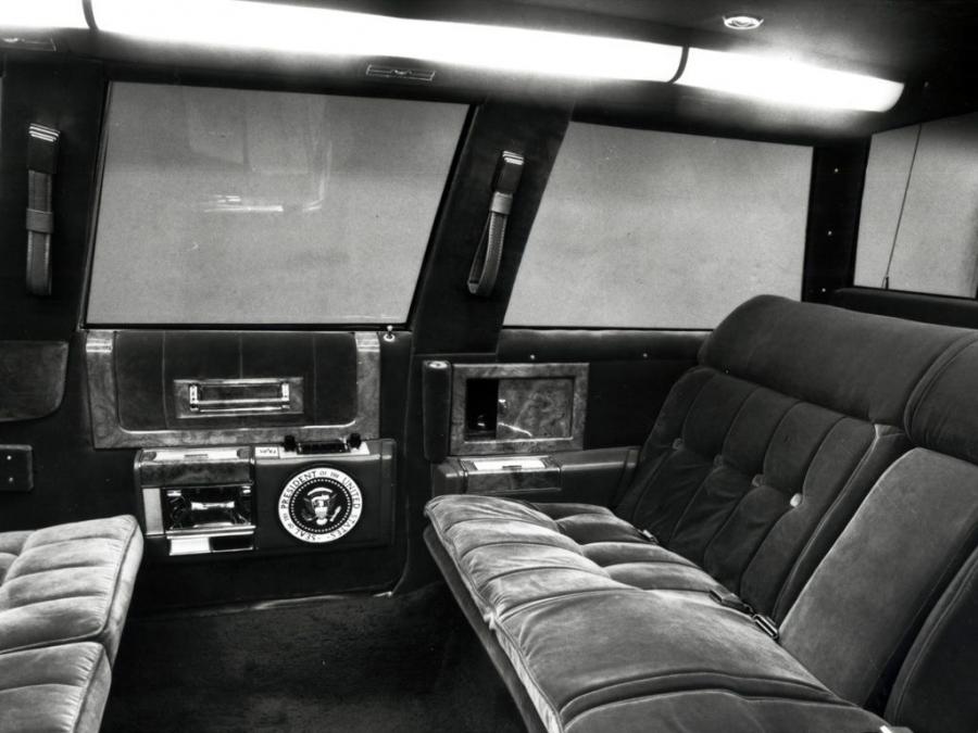  Cadillac Fleetwood Presidential Limousine 1983 года  (фото 3 из 3)